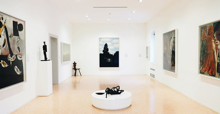 Une salle à l'intérieur du Musée Peggy Guggenheim à Venise